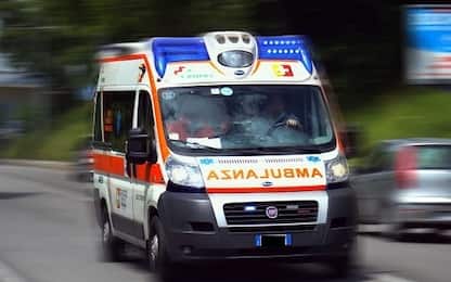 Frosinone, incidente frontale tra auto e furgone: morta donna 47enne