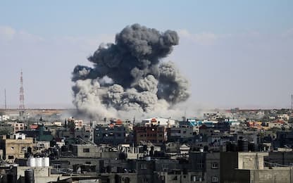 Medioriente,  Media: decine di civili uccisi in vari raid a Gaza. LIVE
