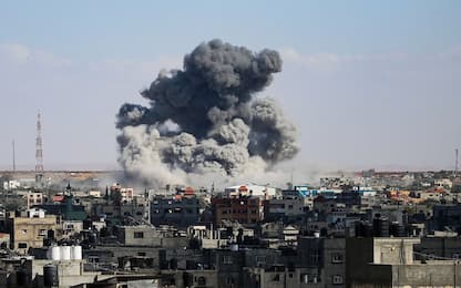 Protezione civile: "26 i morti nei raid su Gaza City". LIVE