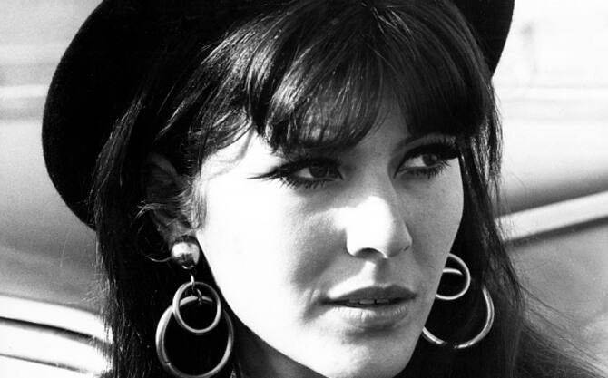 claudia mori compie 75 anni ecco come e cambiata la moglie di celentano foto sky tg24