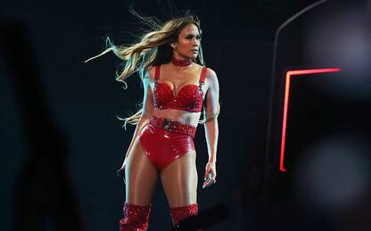 Jennifer Lopez su Instagram: il video della pole dance