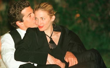 00-carolyn_bessette-john-fitzgerald-kennedy-jr