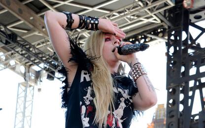 Chi è Avril Lavigne, l'ex sk8ter girl oggi tornata al successo