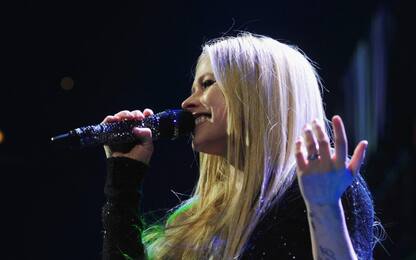 Avril Lavigne: la malattia nel testo di “Head Above Water”