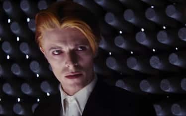 david-bowie-serie-tv-the-man-who-fell-to-earth