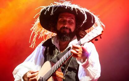 Vinicio Capossela in concerto per RisorgiMarche: la scaletta