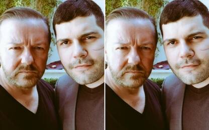Gomorra 4: Ricky Gervais sul set della serie con Salvatore Esposito. VIDEO