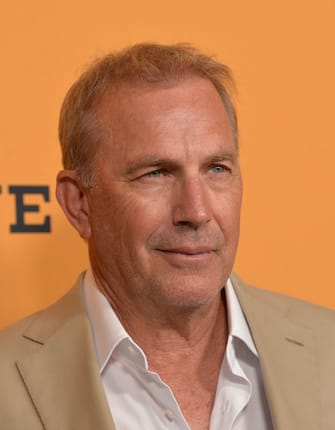 Happy birthday Kevin Costner, 67 years from Oscar: from Dances with wolves to Yellostone.  PHOTO