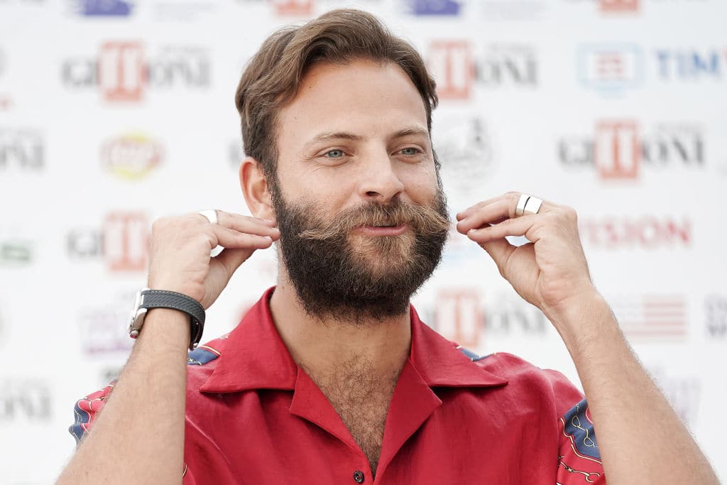 Supersex Le Nuove Immagini Dal Set Cè Anche Alessandro Borghi Nei Panni Di Rocco Siffredi Foto 