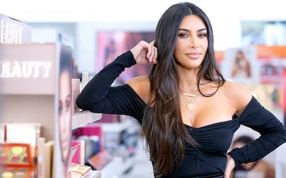 Kim Kardashian cattura una tarantola in casa