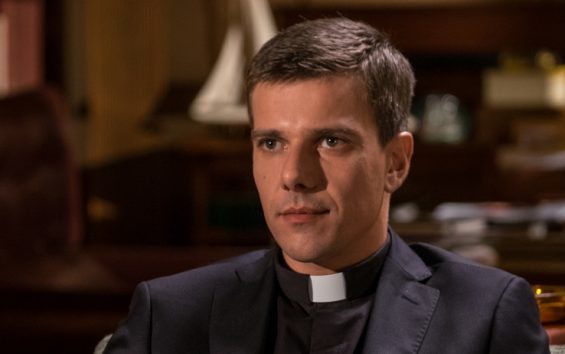 In Treatment: Domenico Diele è Padre Riccardo Sky TG24