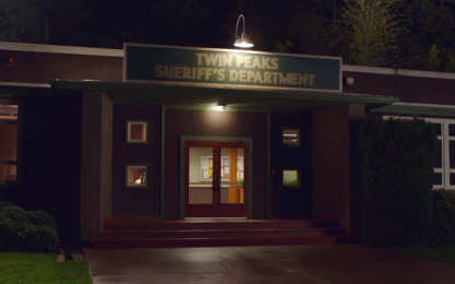 Twin Peaks – La serie evento: una passeggiata in città. VIDEO