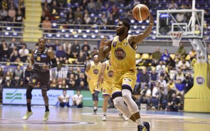 Basket, 22^ giornata: Torino batte Trento 76-67