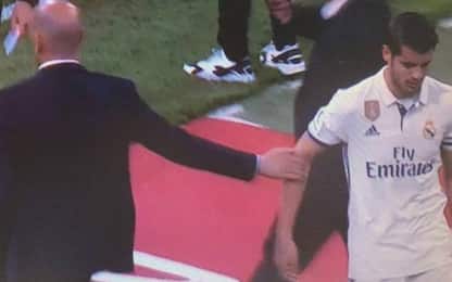 Real, rabbia Morata: rifiuta il 'cinque' di Zidane