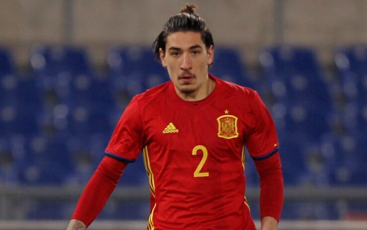 Hector Bellerin con la maglia della Nazionale spagnola Under 21