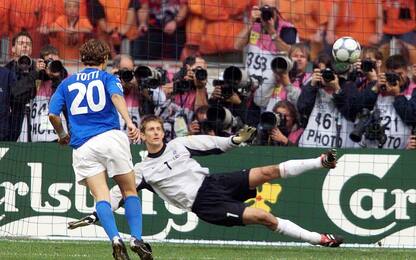 Euro-Totti: "er cucchiaio" che umiliò Van Der Sar