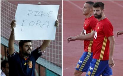 Spagna, tifosi contro Piqué: "Via dalla Nazionale"