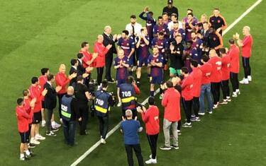 Piqué la risolve in famiglia: auto pasillo Barça