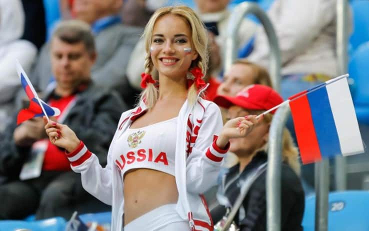 Mondiali Russia la tifosa più hot del Mondiale è Natalya una ex pornostar Lei