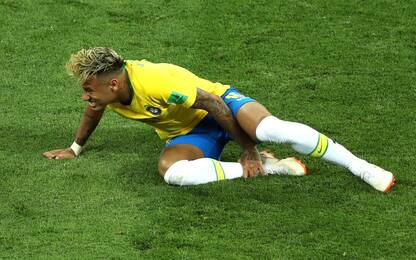 Pazzia al pub di Rio: Neymar a terra? Drink gratis