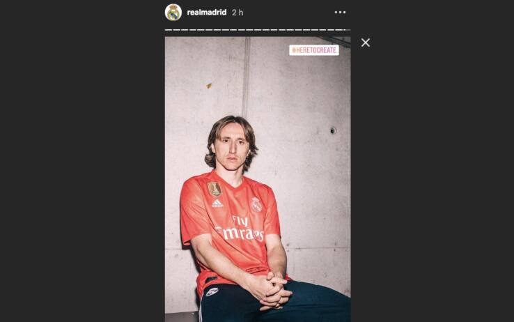 Calciomercato Inter Modric si allontana Foto del croato con la nuova maglia del Real Madrid Sky Sport