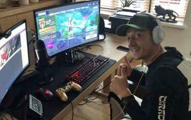 Ozil non recupera, ancora out. Il motivo? Fortnite
