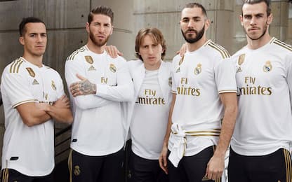 Real, presentata la nuova maglia: c'è anche Bale