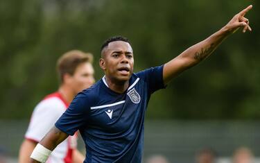 Robinho non parte per Roma: problemi con giustizia