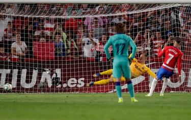 Il Barça cade ancora, 2-0 a Granada. Flop Atletico