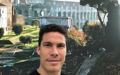 Juventus, Hernanes saluta con la foto del Colosseo