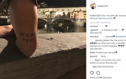 Borja Valero si tatua le coordinate di Firenze 