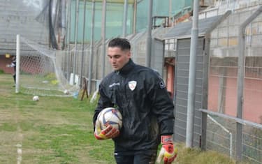Fa la pipì in campo, espulso portiere del Messina