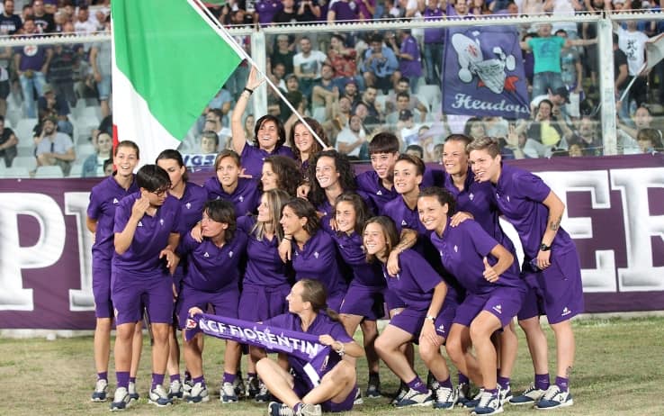 Calcio Femminile La Serie A E B Passano Dai Dilettanti Alla Figc