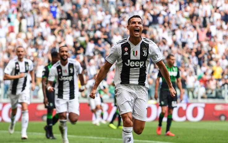 Juve Sassuolo 2-1: Cristiano Ronaldo doppietta, prime reti italiane. Gol e  highlights | Sky Sport