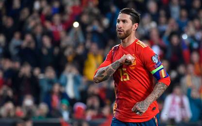 Ramos trascina la Spagna, vincono Bosnia e Grecia