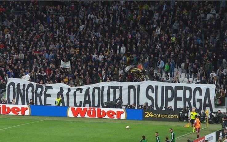 onore ai caduti di superga