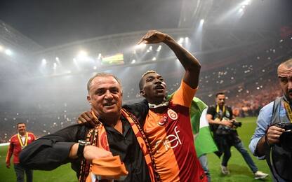 Risse e 16' di recupero: campionato al Galatasaray