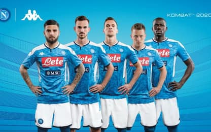 Napoli, svelata la nuova maglia 2019/20. FOTO