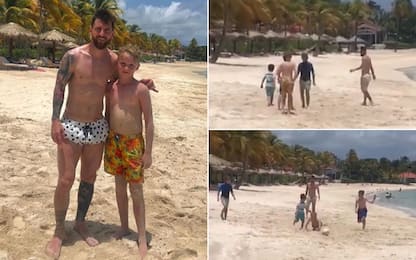 C'è Messi in spiaggia: Mackenzie, che sogno. VIDEO