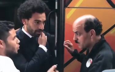 Salah: "Sto meglio". Poi selfie a rischio spalla