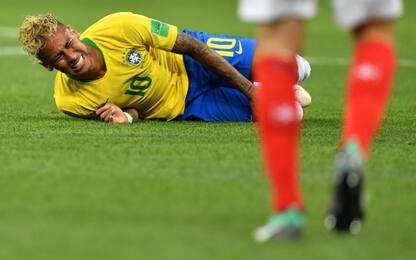 "Caccia" a Neymar: 10 falli subiti, è già record
