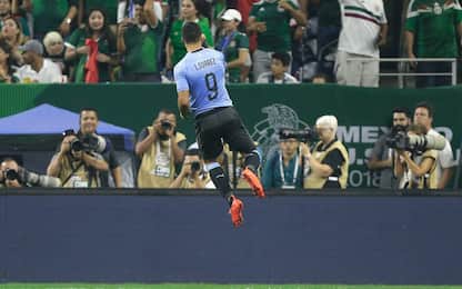 Suarez, assist di rabona in Uruguay-Messico. VIDEO