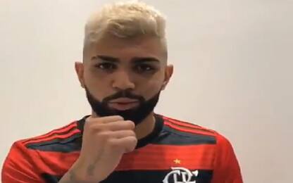 Calciomercato, Gabigol posa con maglia Flamengo