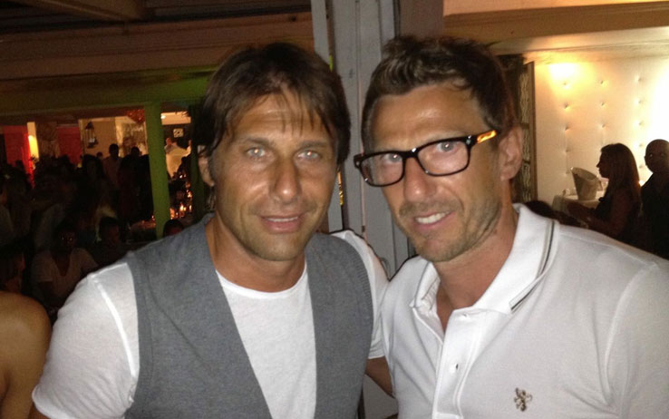 Conte e Di Francesco si incrociano nel locale "Bagni Andrea" (foto su gentile concessione di www.lanuovariviera.it)