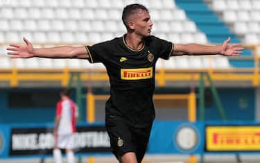 Super Esposito, l'Inter baby piega 4-0 lo Slavia