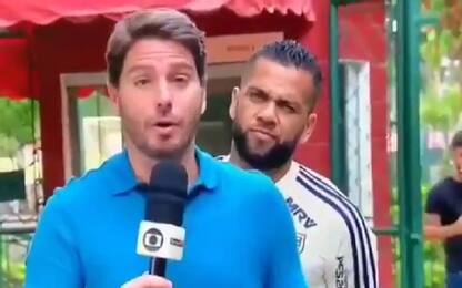 Dani Alves diventa disturbatore in tv. VIDEO