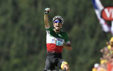 Tour, Aru vince la 5^ tappa. Froome in giallo