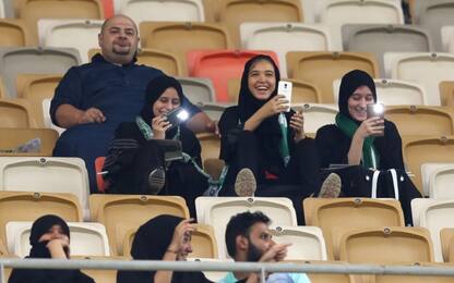 Arabia Saudita, lo stadio è anche per le donne