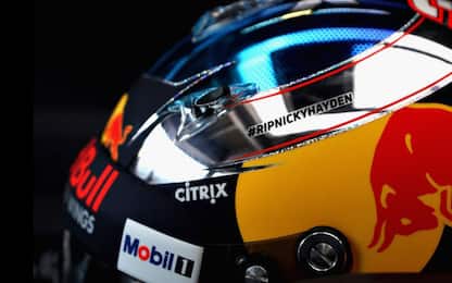 F1, i caschi di Ricciardo e Verstappen per Hayden