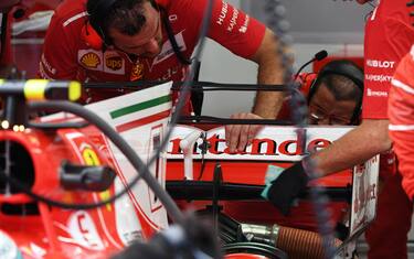 ferrari_meccanici_singapore_sutton